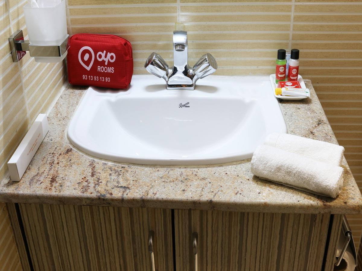 Oyo 662 Hotel Comfotel 加尔各答 外观 照片
